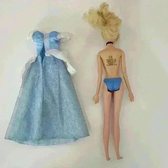 Disney Princess Cinderella Designer Doll store Limited Edition London - Picture 16 of 17